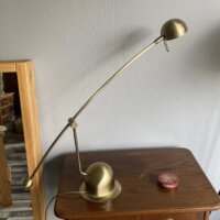 Messing farvet metal bordlampe