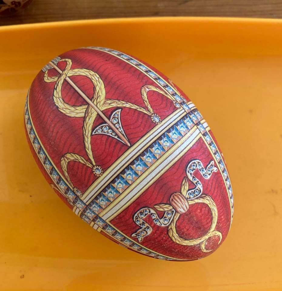 Dekorationsæg dåse i metal no 1