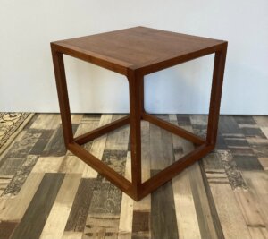 Vintage Kube bord no 2