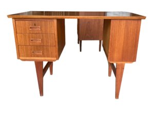 Teak Skrivebord no 4